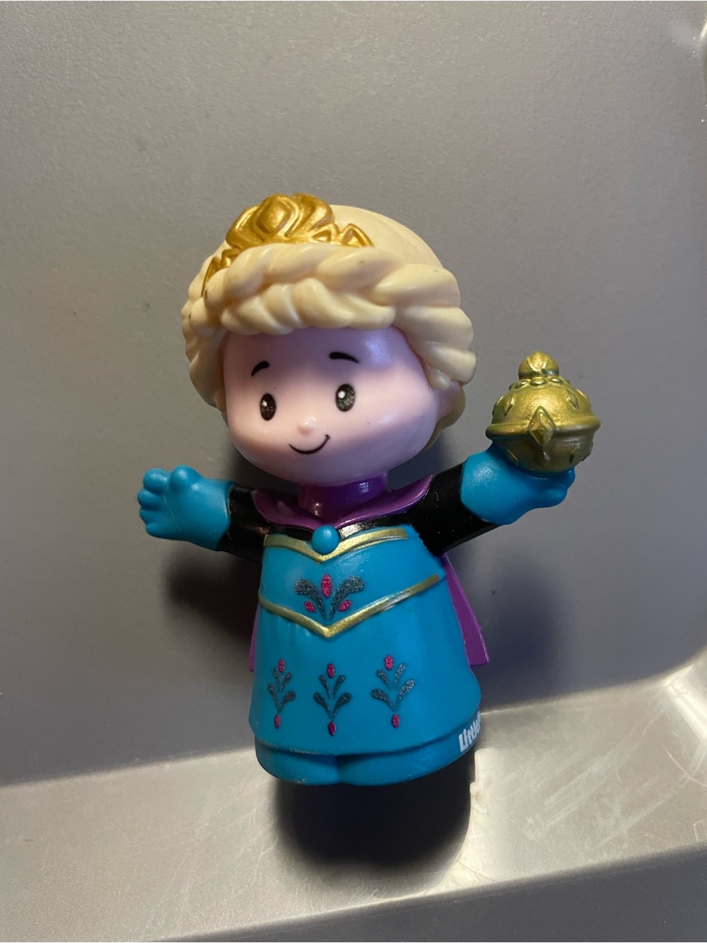 Little People Fisher Price Disney Princess Elsa Frozen W Tiara